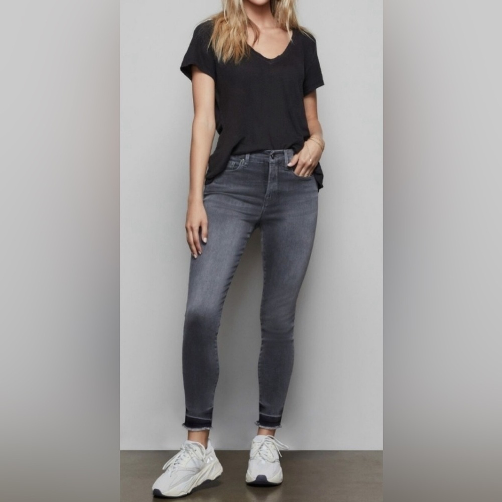 NWT Good American Good Legs Crop Skinny Jeans Gray Wash Distressed Hem Sz 2/26
